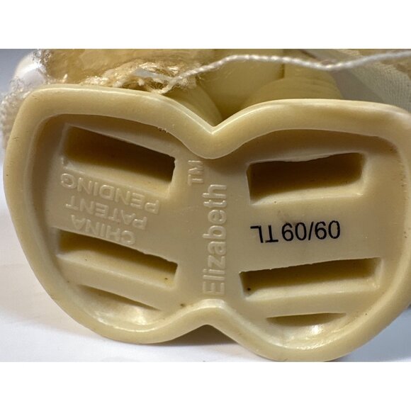 Little People Princess Elizabeth FigureBlonde Hair Tiara Collectible Toy 3 Inche - Picture 5 of 6